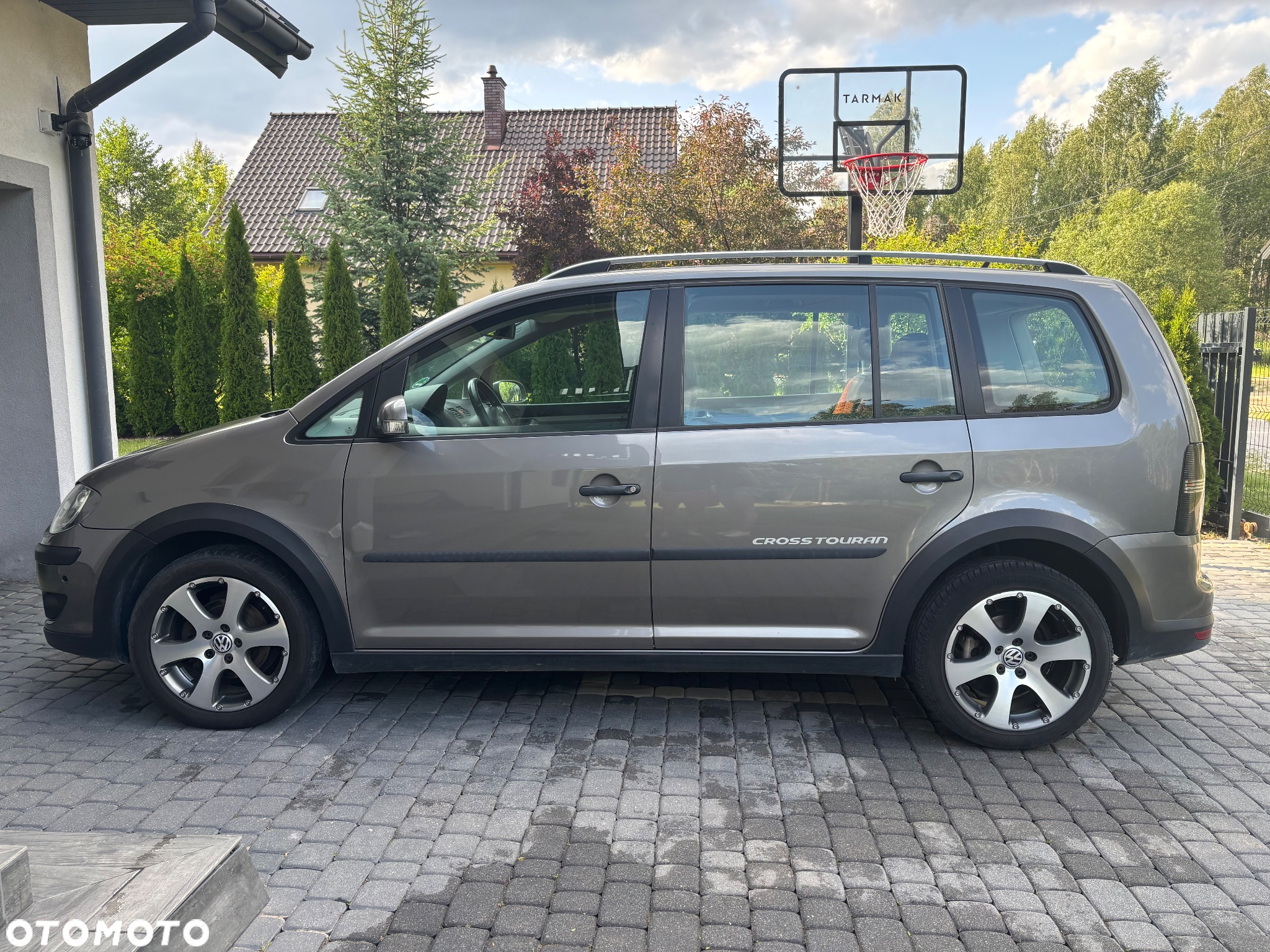 Volkswagen Touran 2.0 TDI DPF Cross - 4