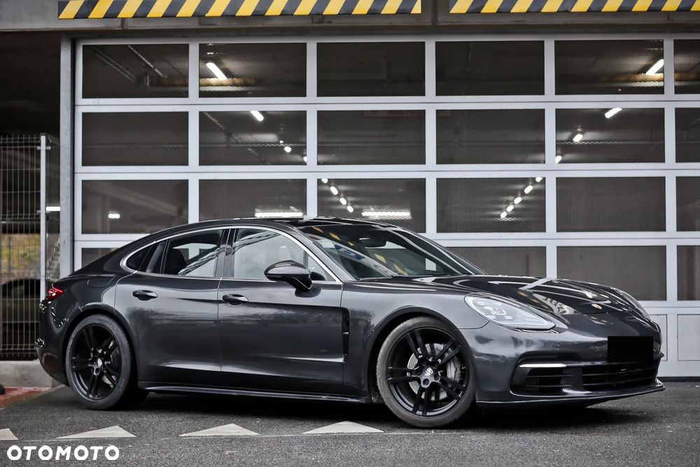Porsche Panamera 4S - 4