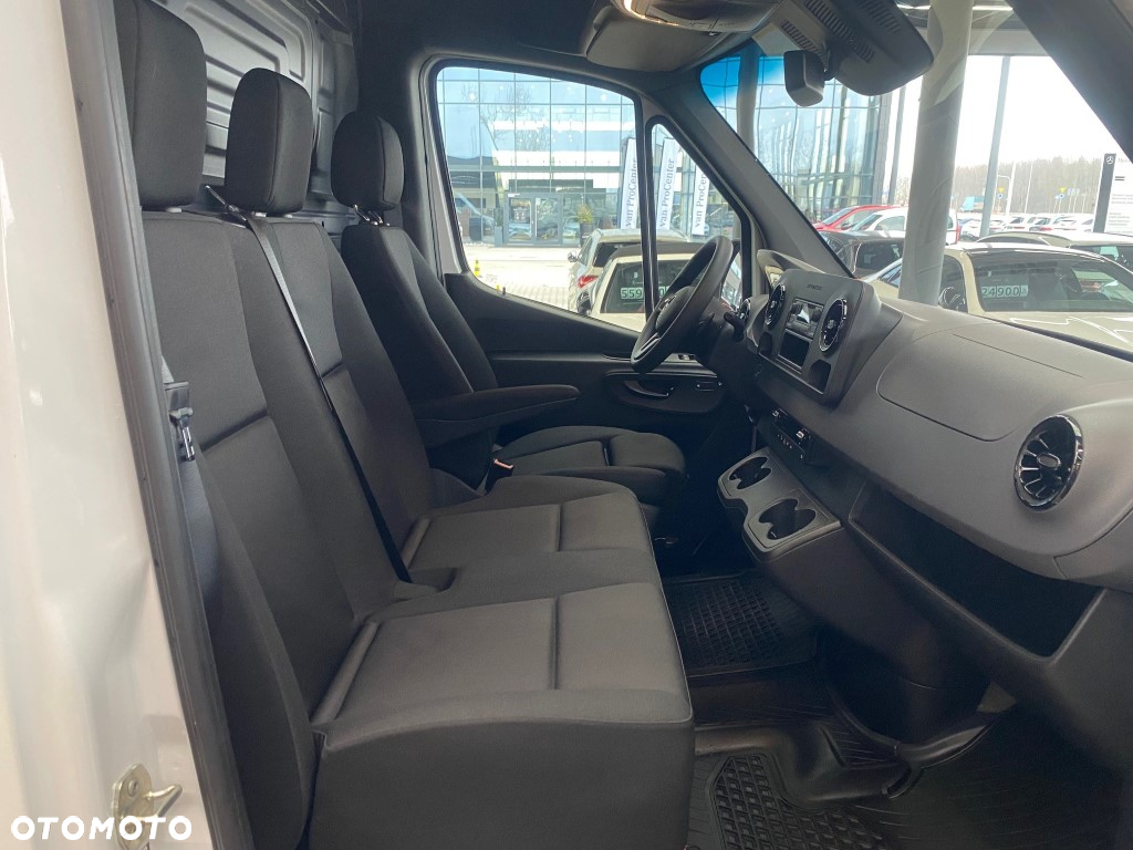 Mercedes-Benz eSprinter - 16