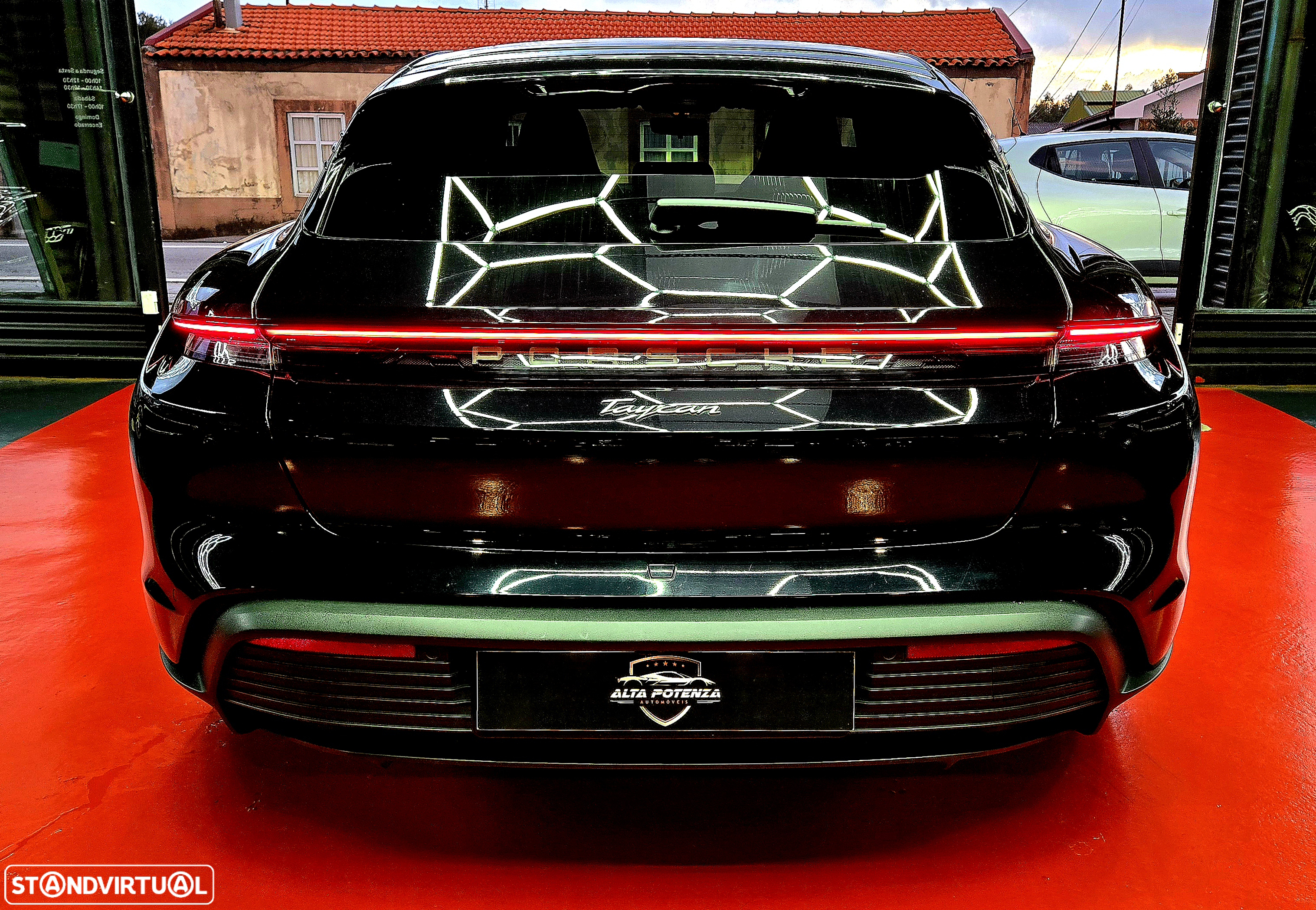 Porsche Taycan Sport Turismo Standard - 12