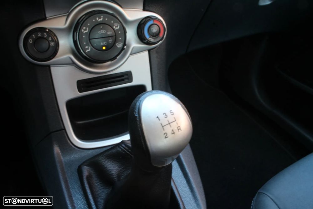 Ford Fiesta 1.4 TDCI Techno 104g - 33
