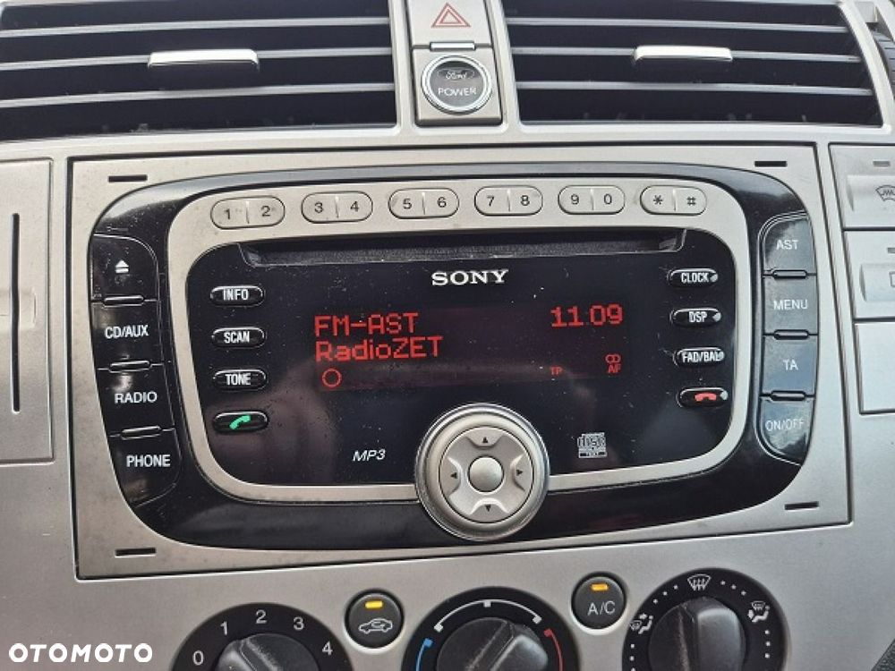 Ford Kuga - 28