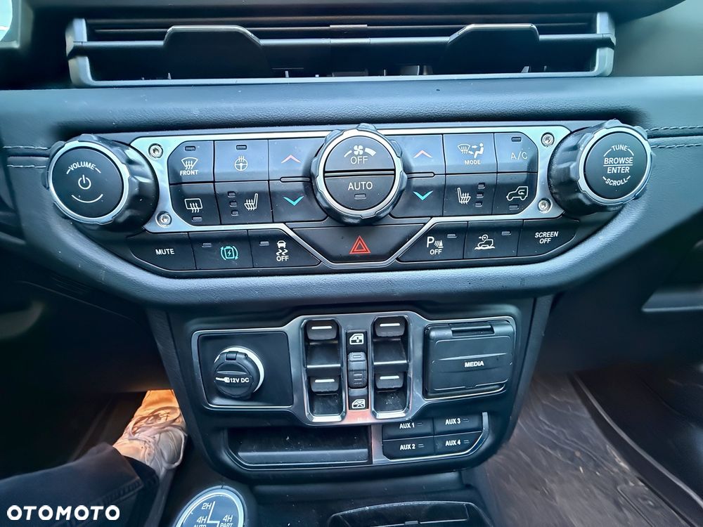Jeep Wrangler - 14
