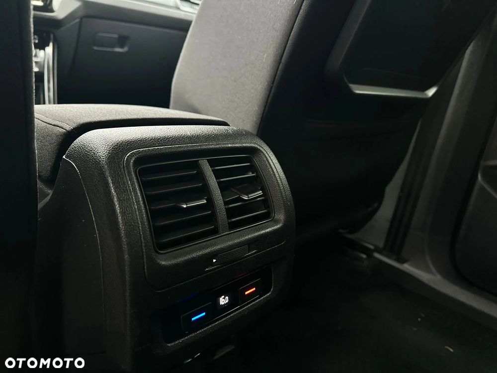 Volkswagen Touran 1.6 TDI SCR (BlueMotion Technology) SOUND - 9