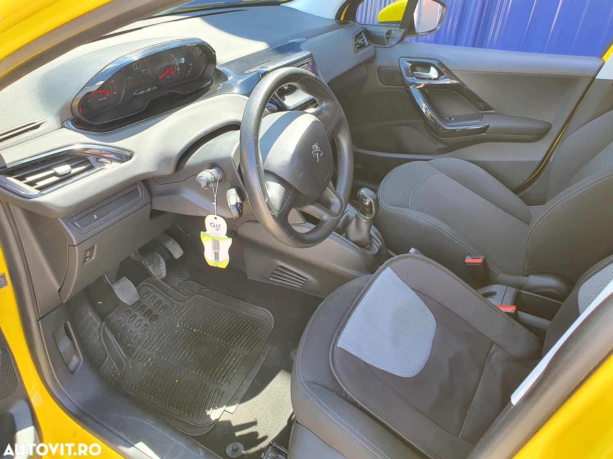 Peugeot 208 - 4