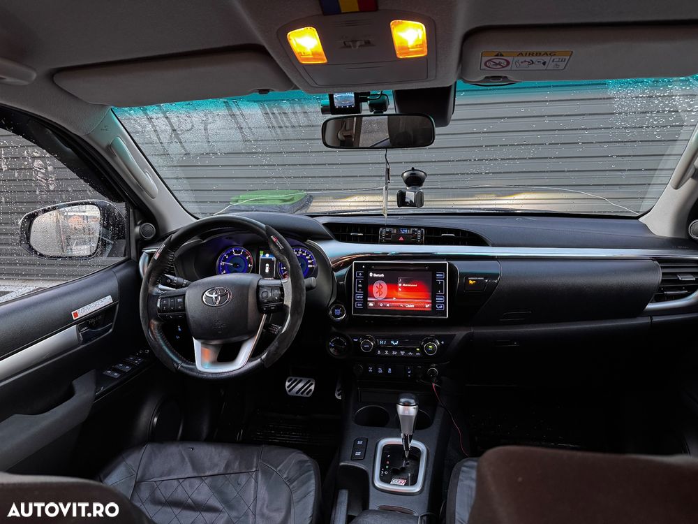 Toyota Hilux 2.4D 150CP 4x4 Double Cab AT Executive - 12
