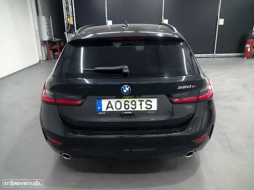 BMW 320 e Line Sport Auto - 4
