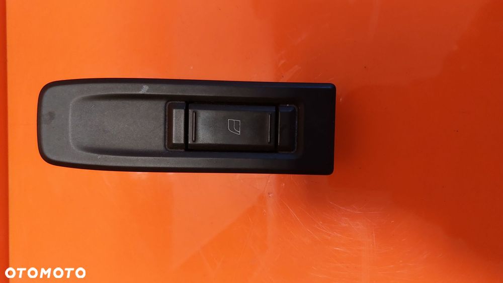 VOLVO FH4 WŁĄCZNIK PRZEŁĄCZNIK PANEL SZYB PRAWY - 1