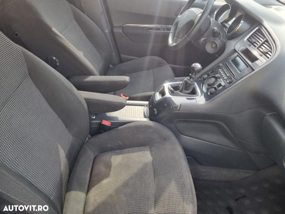 Peugeot 5008 HDI FAP 110 Allure - 15