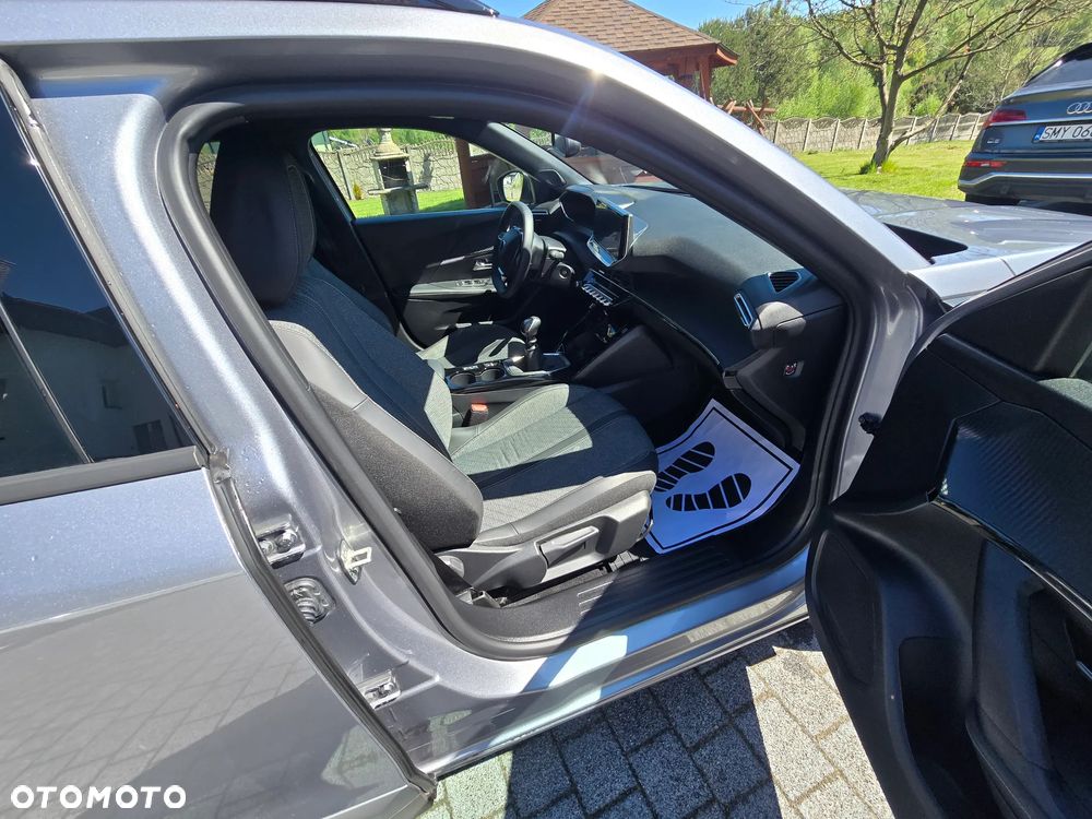 Peugeot 2008 PureTech 100 Allure S&S BVM6 - 23