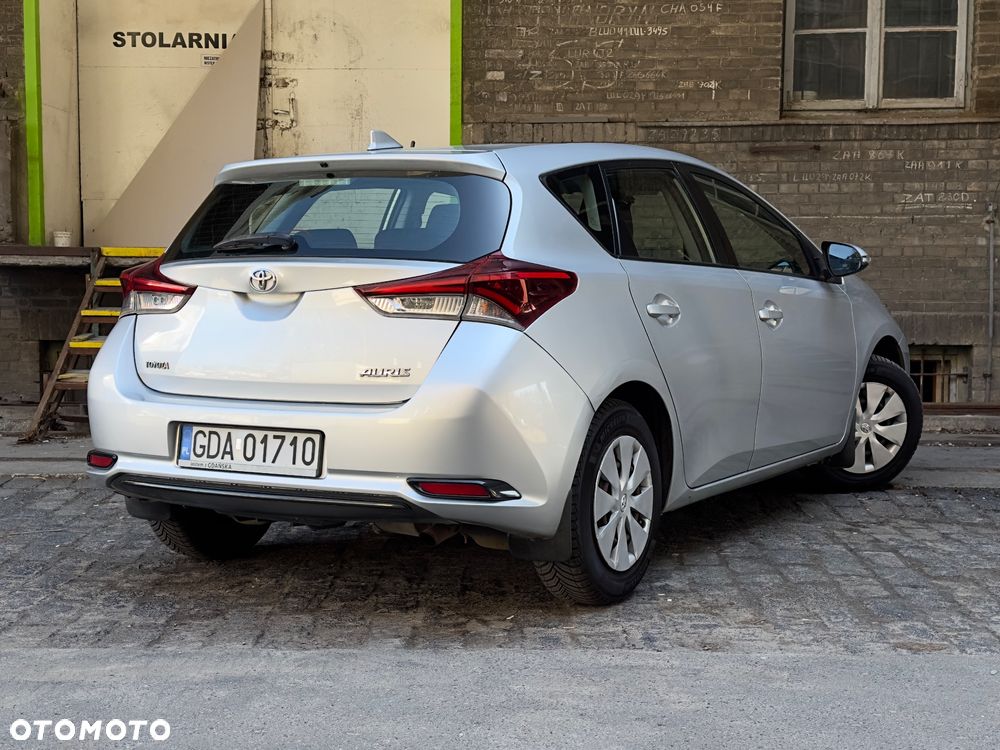 Toyota Auris - 16