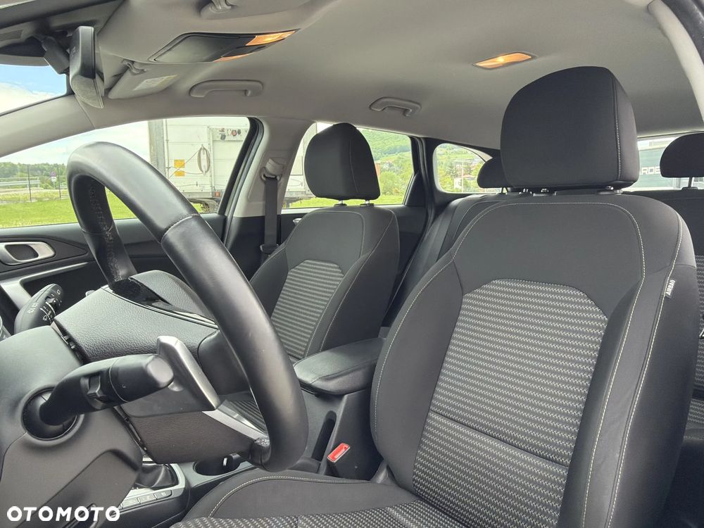 Kia Ceed 1.5 T-GDI M DCT - 12