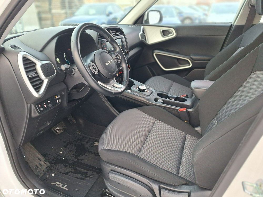 Kia Soul 64kWh M - 16