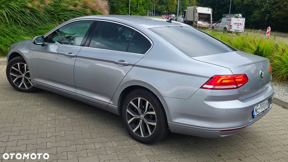 Volkswagen Passat - 17