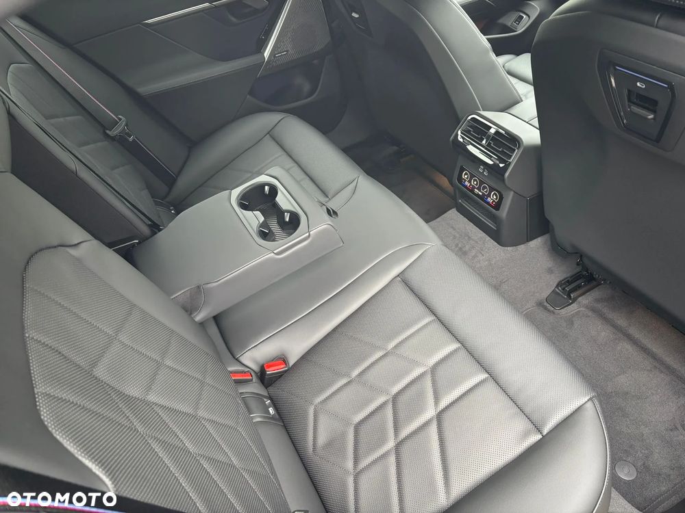 BMW Seria 5 520d xDrive mHEV M Sport - 27