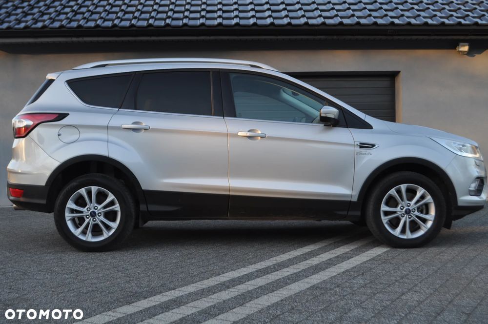 Ford Kuga 2.0 TDCi 2x4 Titanium - 26