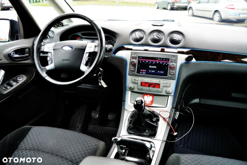 Ford Galaxy 2.0 Ghia - 7