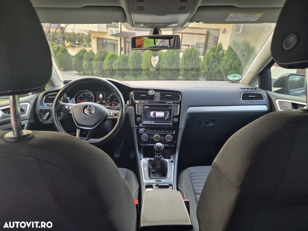 Volkswagen Golf - 18