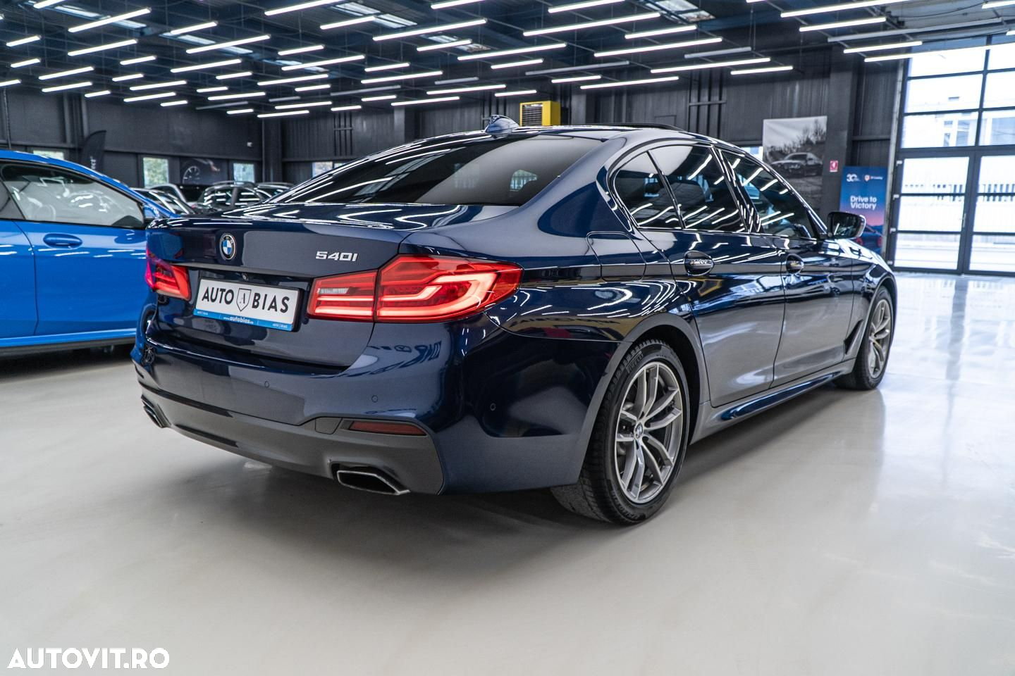 BMW Seria 5 540i AT - 7