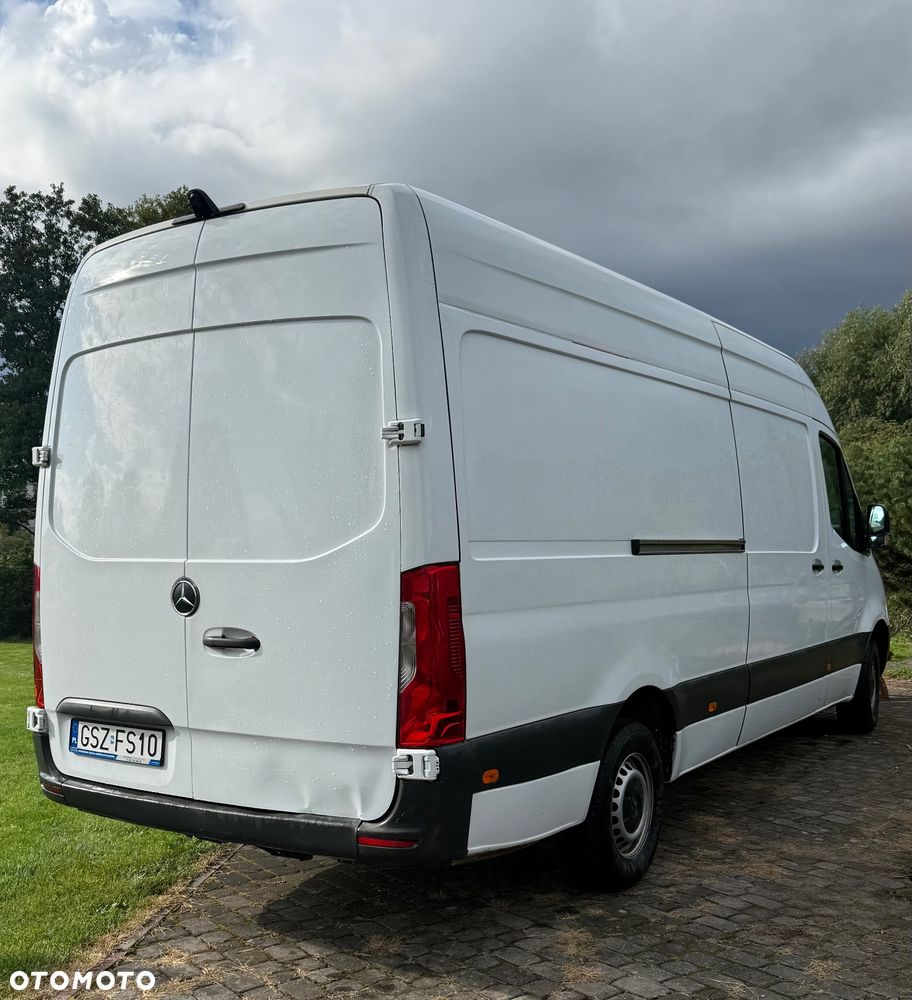 Mercedes-Benz Sprinter - 10