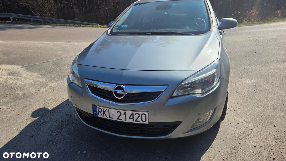 Opel Astra 1.4 T Cosmo - 4
