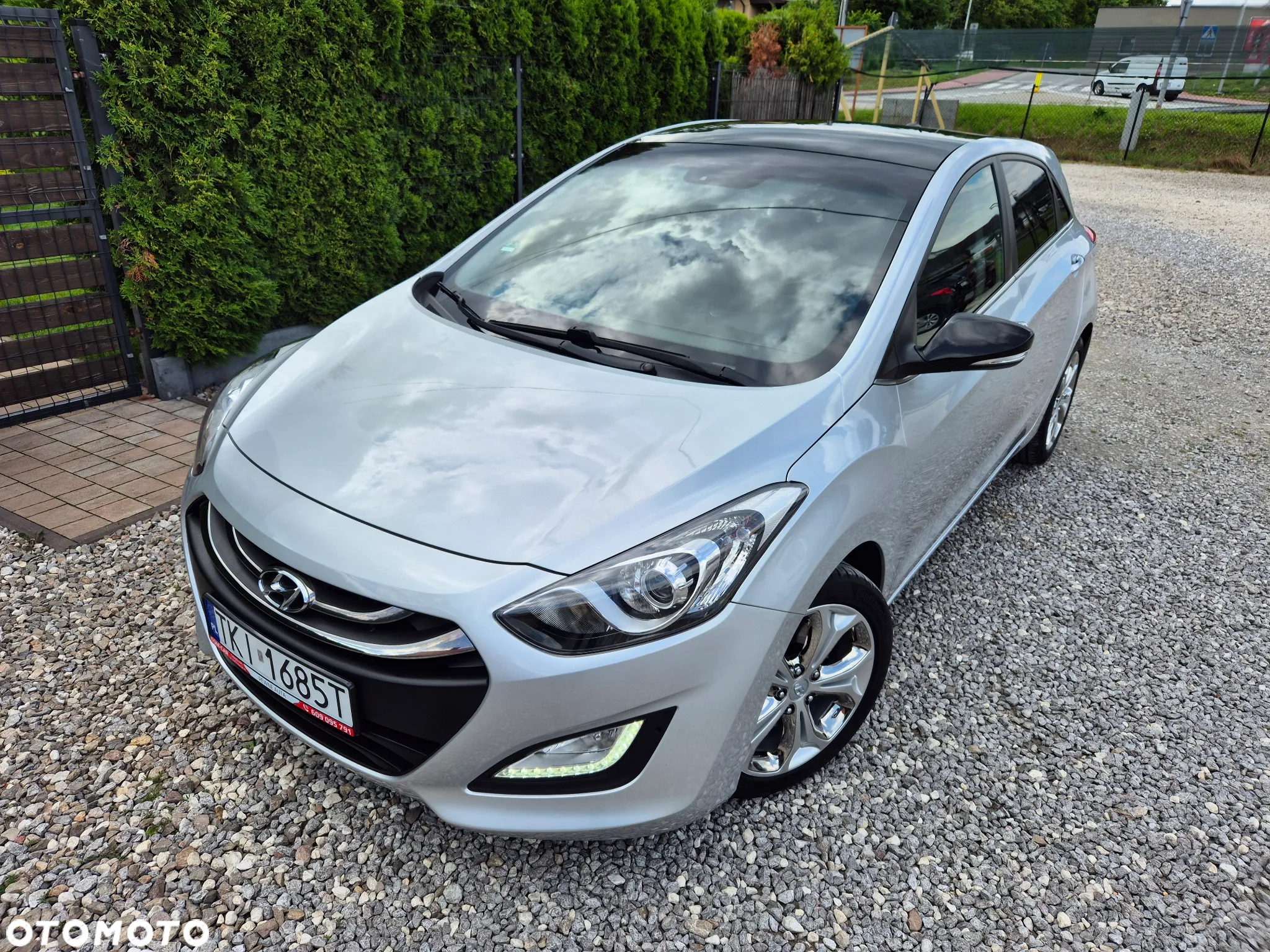 Hyundai i30 blue Kombi 1.6 GDi YES Gold - 14