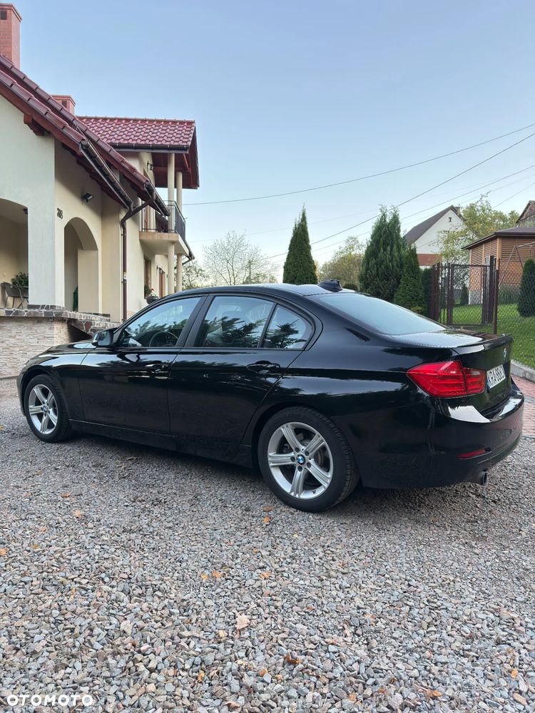 BMW Seria 3 320i xDrive - 6