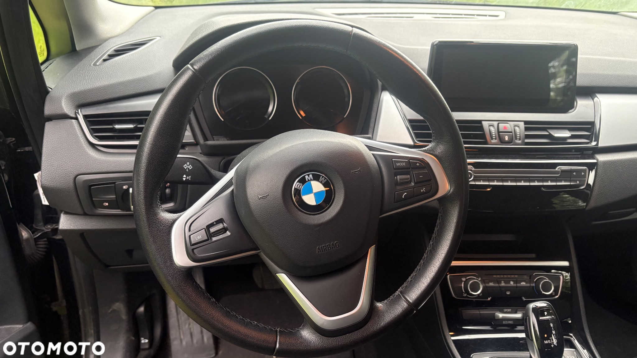 BMW Seria 2 218i - 10