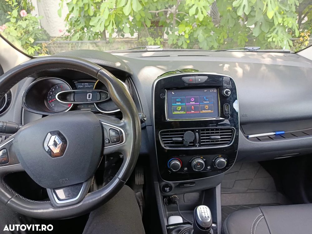 Renault Clio - 1