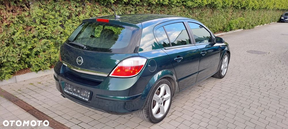 Opel Astra 2.0 Turbo Elegance - 4