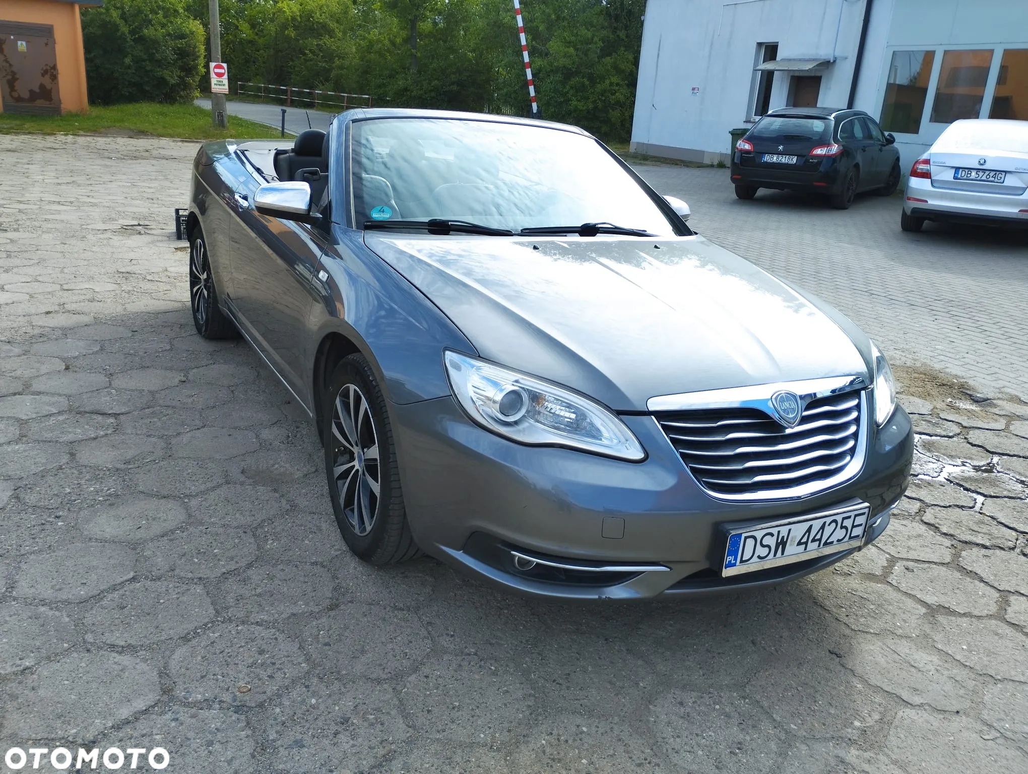 Chrysler 200 - 5