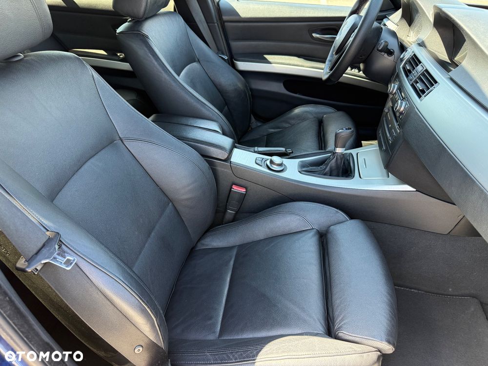 BMW Seria 3 - 25