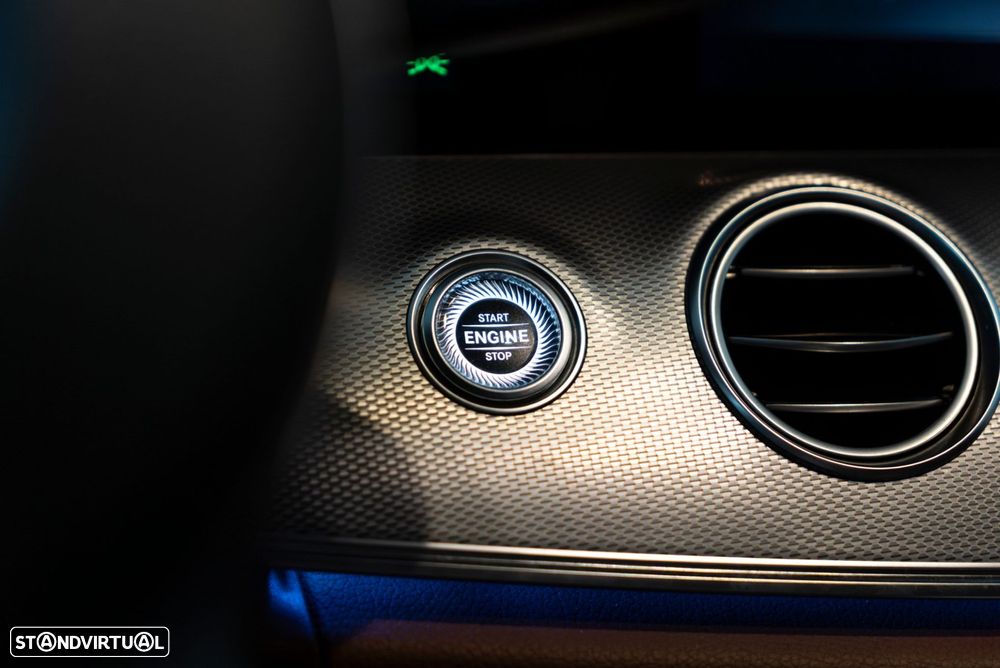 Mercedes-Benz E 300 de AMG Line - 19