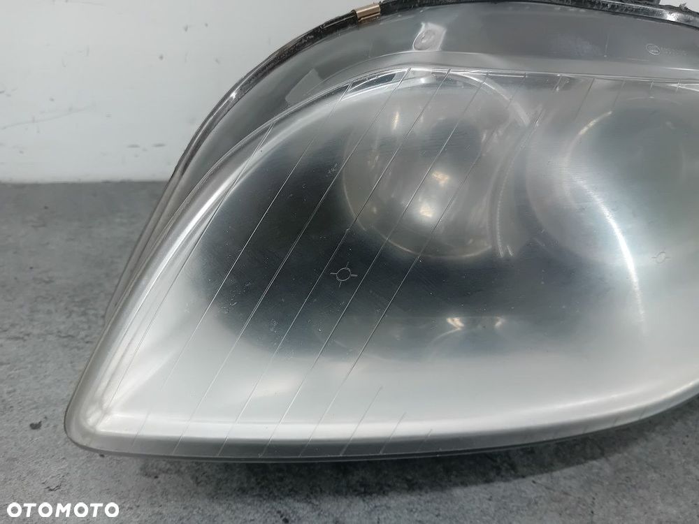 LAMPA PRZÓD LEWA XENON AUDI A4 B7 - 2