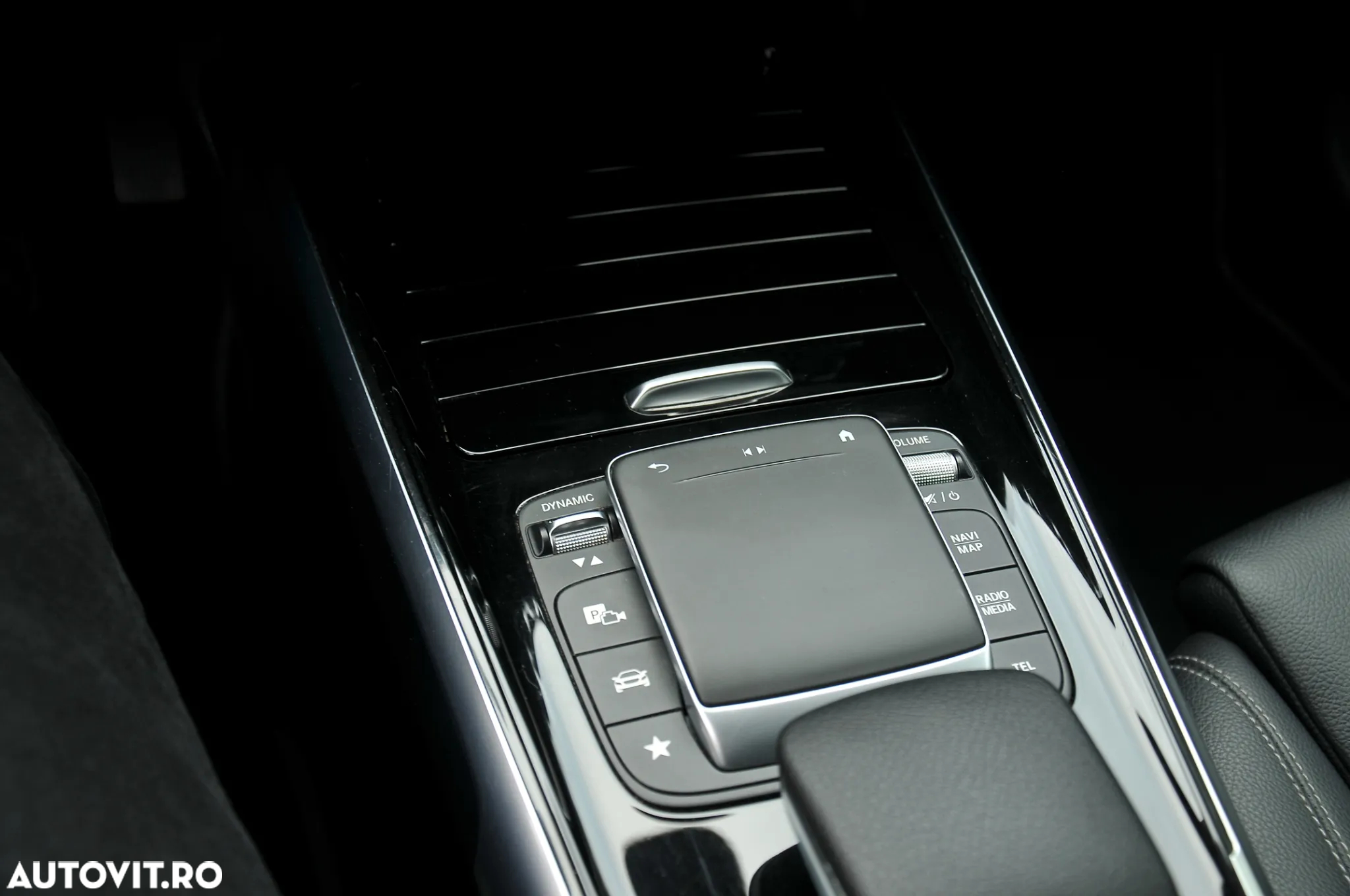 Mercedes-Benz GLB 200 d 4Matic 8G-DCT Progressive - 29