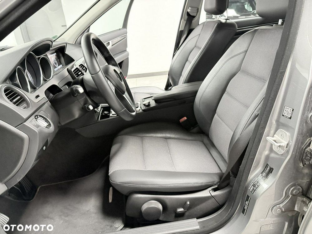 Mercedes-Benz Klasa C 200 CDI DPF (BlueEFFICIENCY) 7G-TRONIC Avantgarde - 41