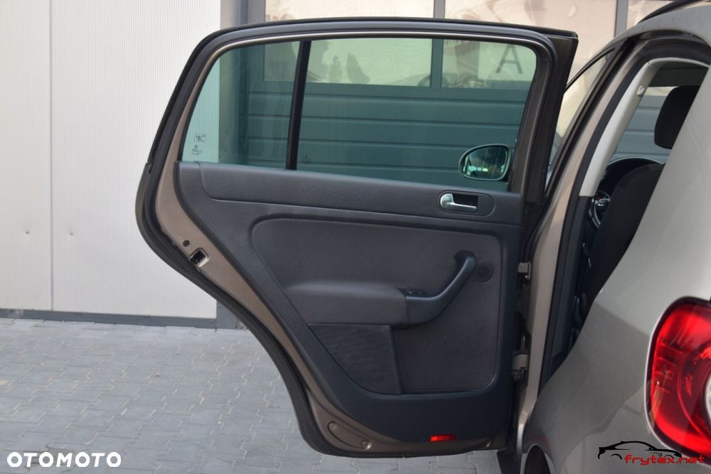 Volkswagen Golf Plus - 17