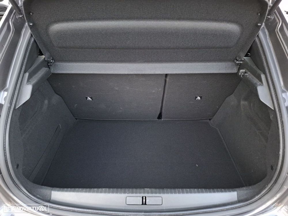 Peugeot 208 1.2 PureTech GT EAT8 - 7