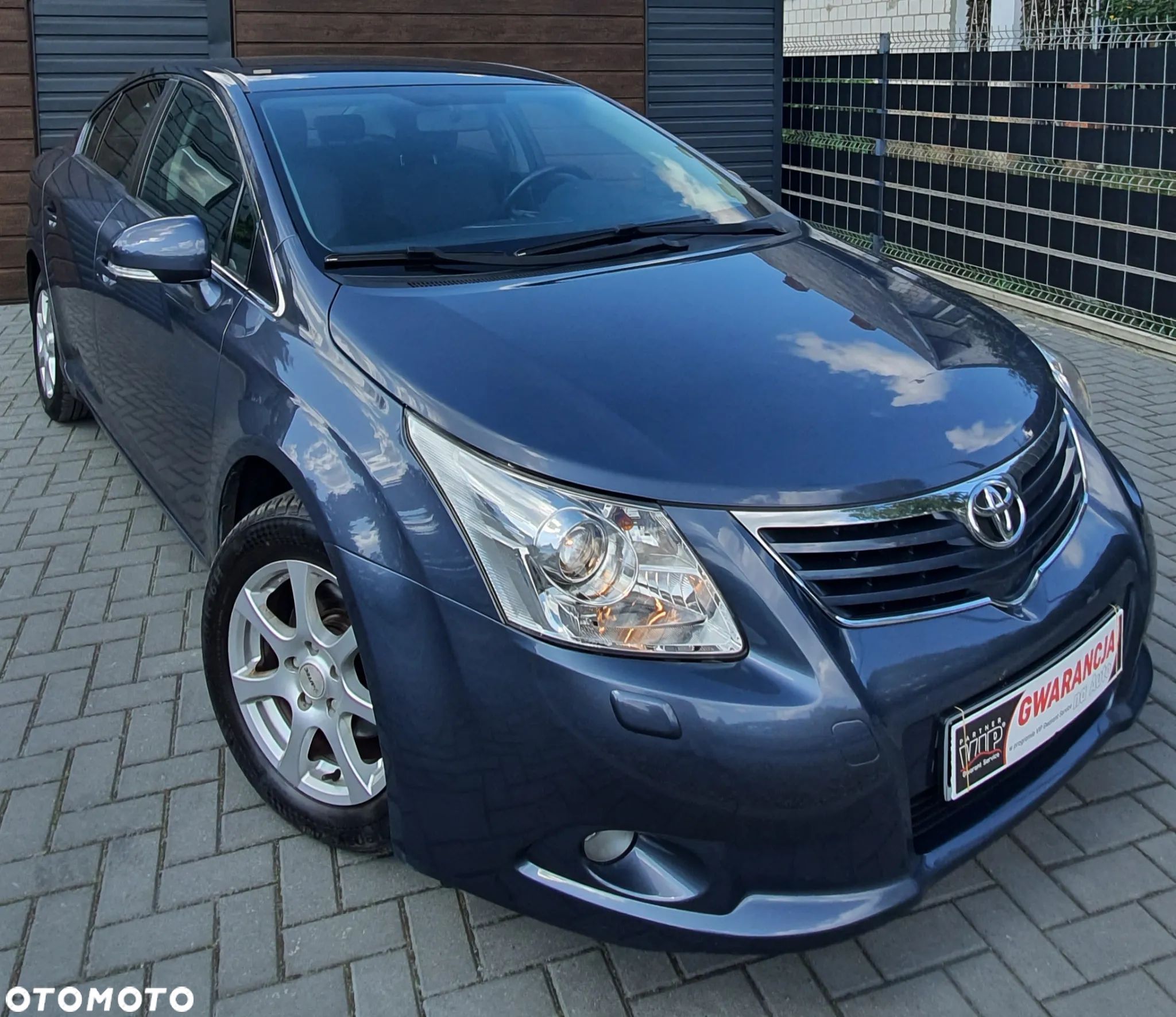 Toyota Avensis 1.8 Sol plus NAVI - 1