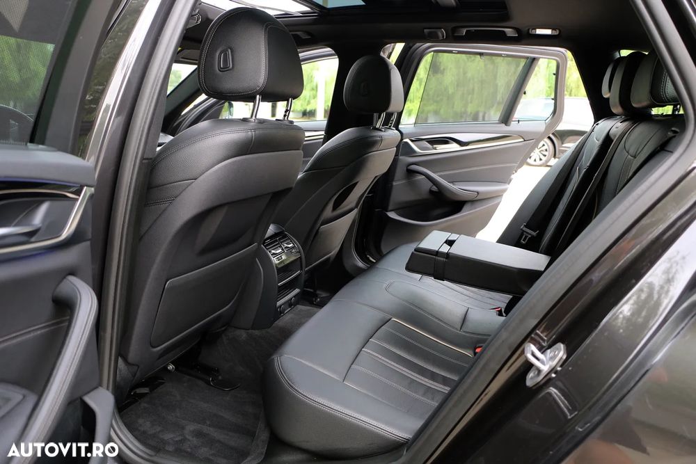 BMW Seria 5 520d Touring Aut. Sport Line - 19