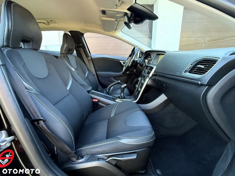 Volvo V40 D2 Drive-E Momentum - 23