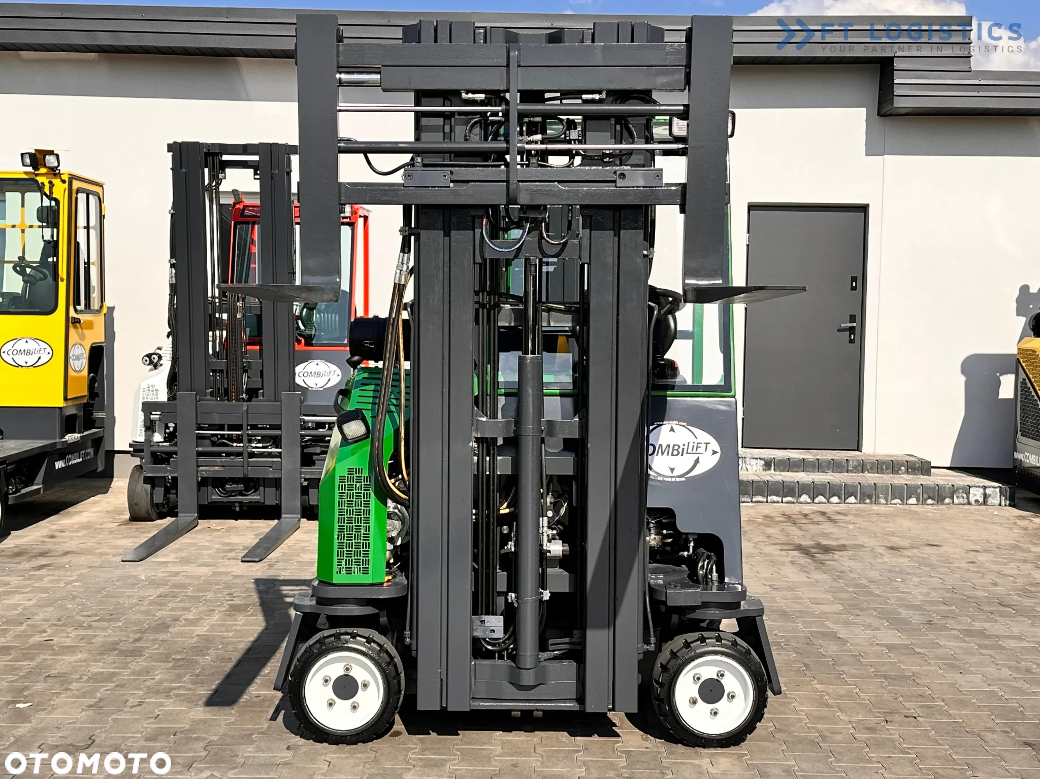 Combilift CB2500 / DIESEL / TRIPLEX / 5500MM / WOLNY SKOK / PRZESUW WIDEŁ / POZYCJONER / JAK NOWY - 17