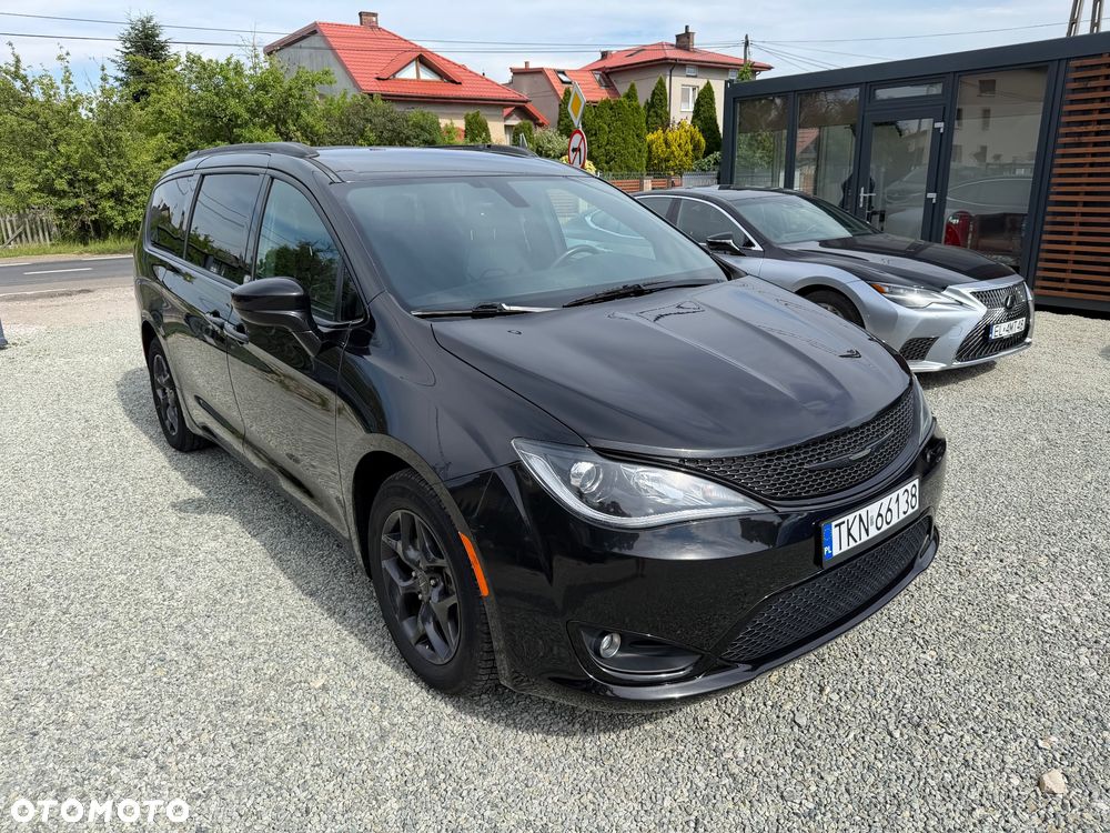 Chrysler Pacifica - 3