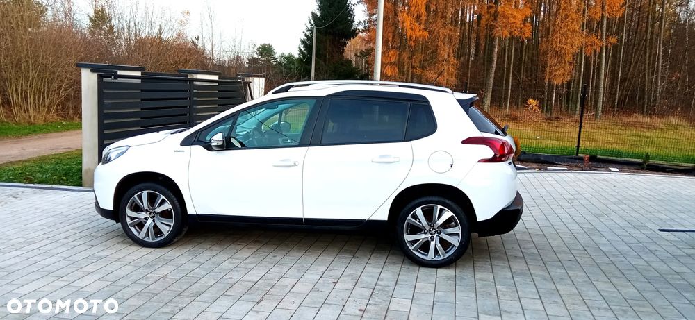 Peugeot 2008 1.2 Pure Tech Style - 5