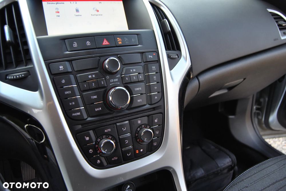 Opel Astra IV 1.4 T Cosmo S&S EU6 - 40