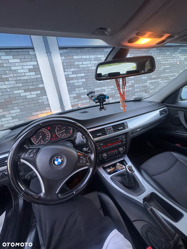 BMW Seria 3 320i - 6