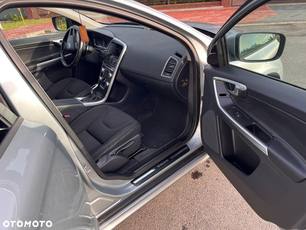 Volvo XC 60 D4 Drive-E Momentum - 8