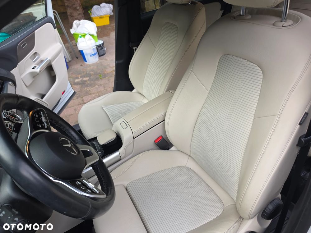 Mercedes-Benz GLB 200 Progressive 7G-DCT - 17