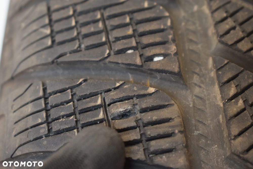 R17 235/65 Pirelli Scorpion Winter - 9