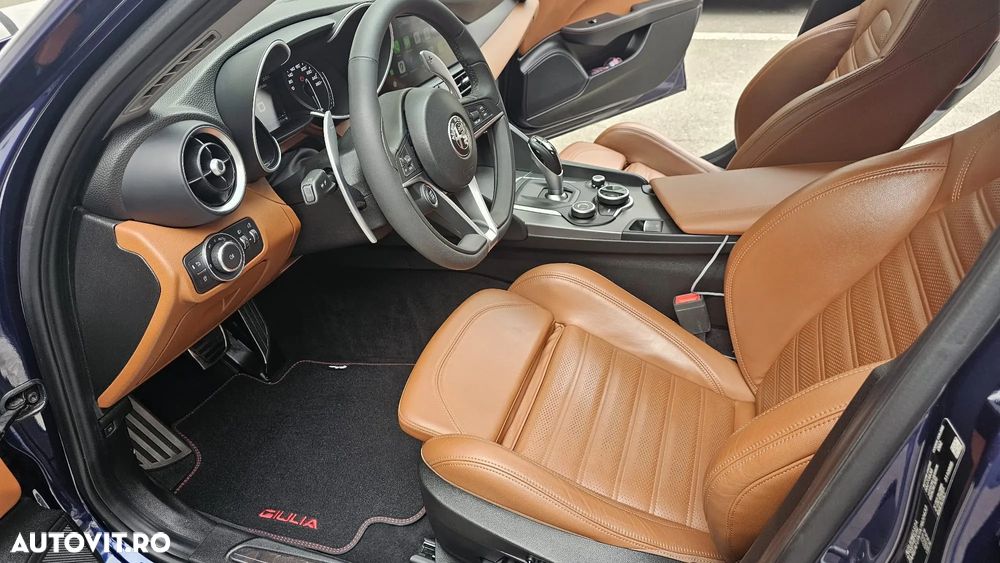 Alfa Romeo Giulia 2.0 Turbo AWD AT8 Veloce - 11